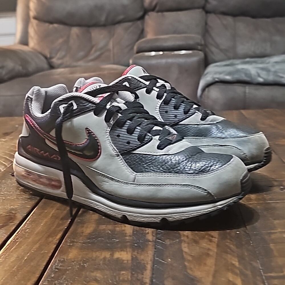 Men's Nike Air Max in Grey/Black/Red Combo sz 11